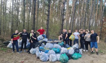 Operacja Czysta Rzeka- sprzątanie lasu
